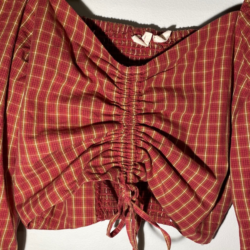 Levi's Women's Puff Long Sleeve Cropped Smocked Back Devin Blouse Red Plaid - Picture 6 of 8